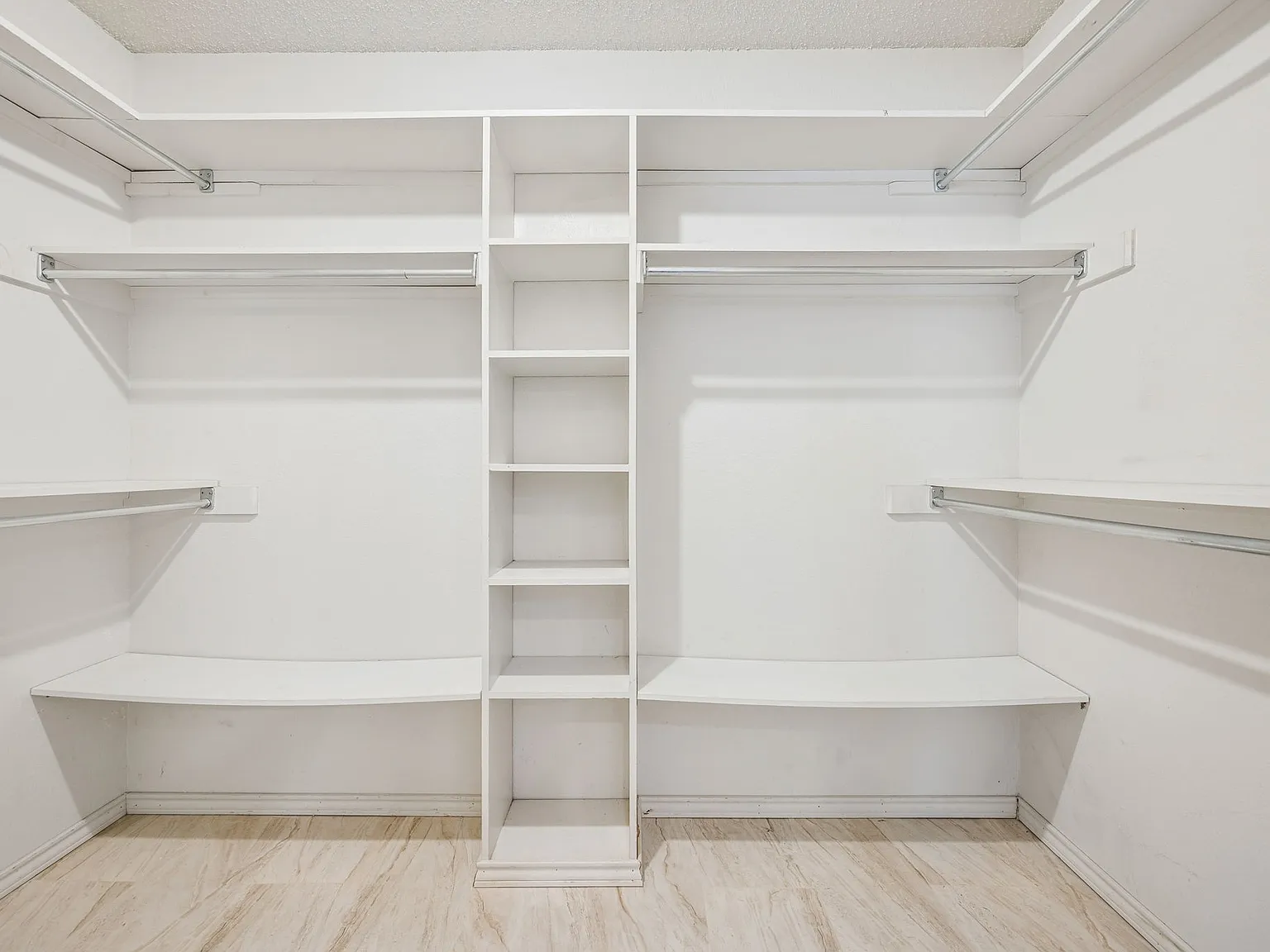 3 bed, 1714 sqft, $2,700 — Photo 3