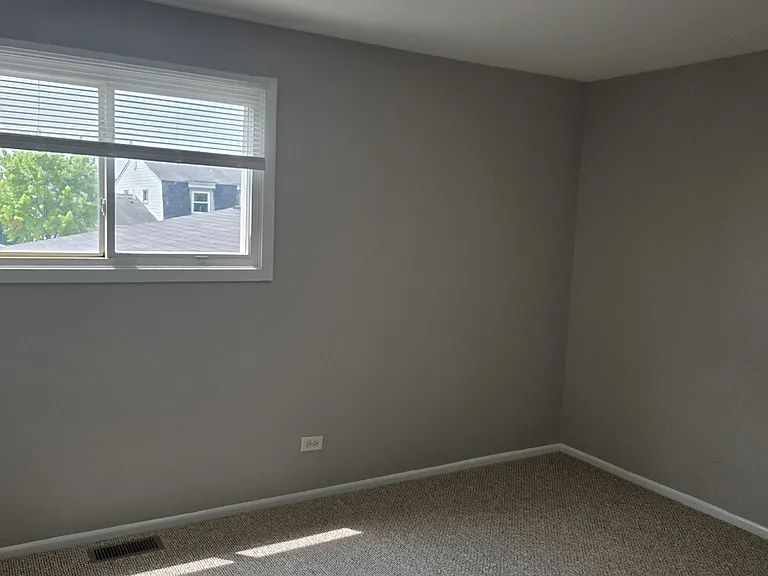 1688 Queensbury Cir #0 — Photo 16