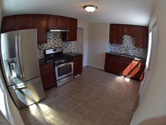 4th image of 22-24 Dupont Pl #22