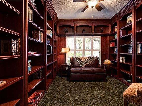 5th image of 5214 Hillview Ln