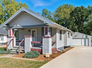 1208 Franklin St, Center Point, IA 52213