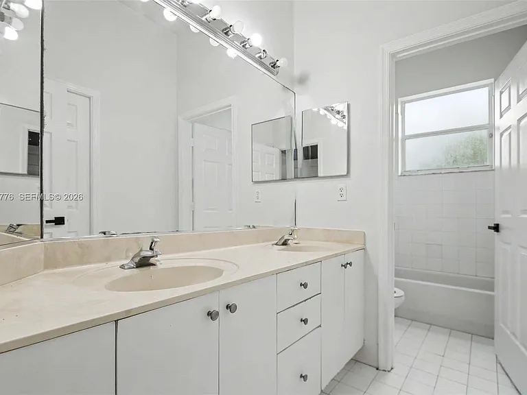 15957 SW 16th St — Photo 15