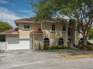 9825 SW 77th Pl, Miami, FL 33156