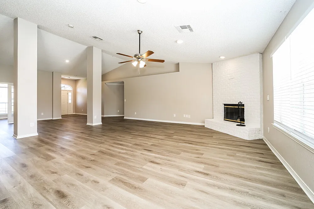 4 bed, 3.0 bath, 2971 sqft, $2,965 — Photo 4
