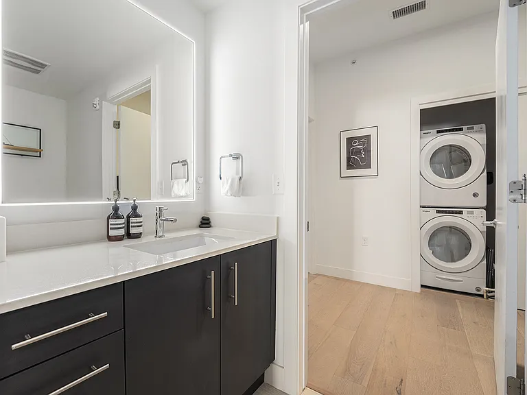 2550 Lawrence St #303 — Photo 9