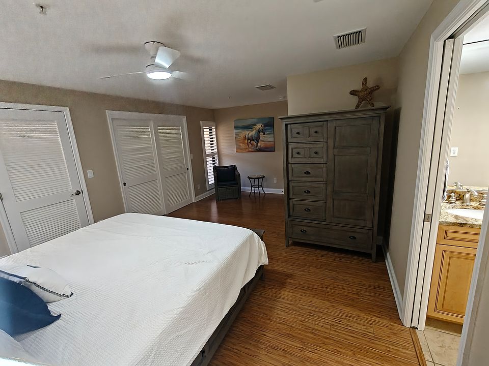 MBR w/ king-size bed, closet, separate bathroom, access to lanai #2