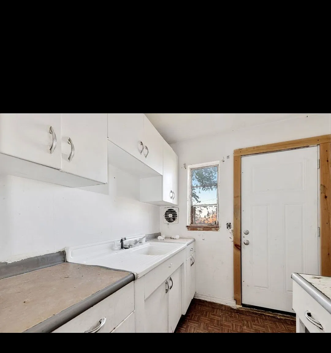 619 S Hunter — Photo 2