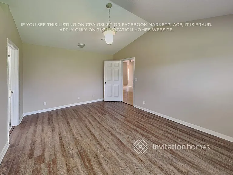 1891 Tulip Ln — Photo 9