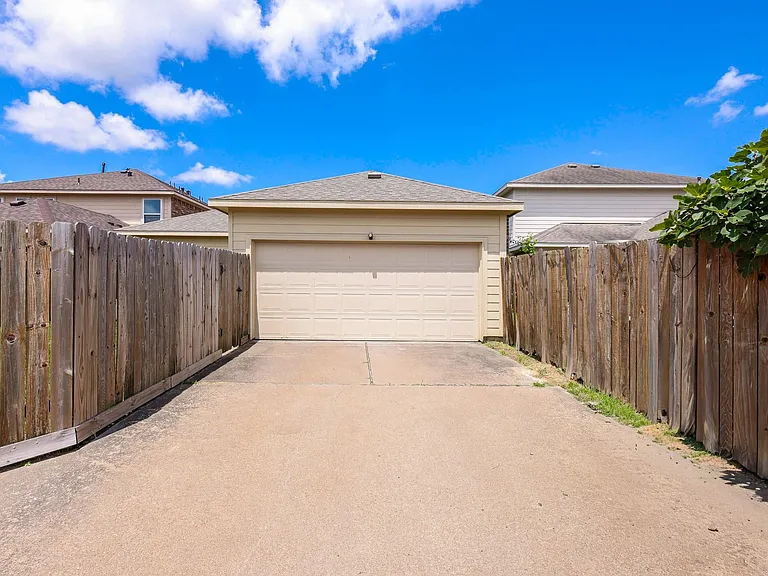 8114 Malago Point Dr — Photo 21