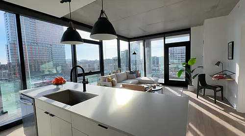 180 N Elizabeth St #709 Photo 1