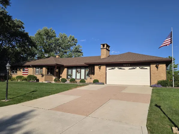 9255 S 86th Ave, Oak Lawn, IL 60457