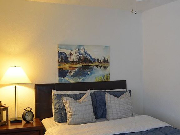 5th image of 1050 E 141st St APT 2