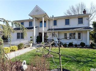 488 S Marginal Rd, Jericho, NY 11753