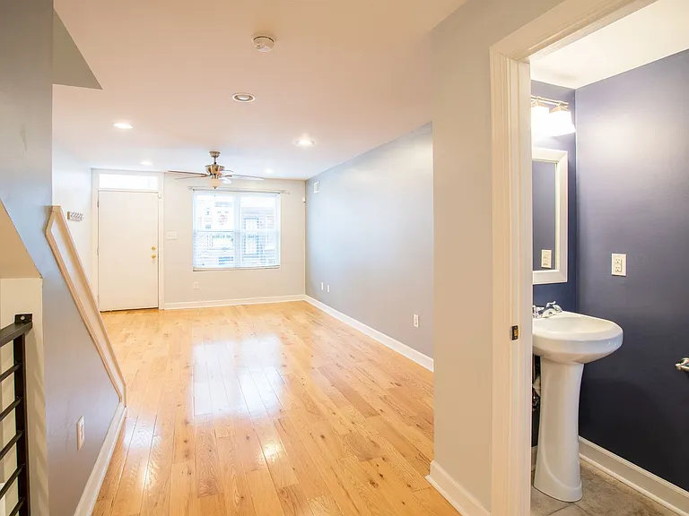 2033 Manton St — Photo 24