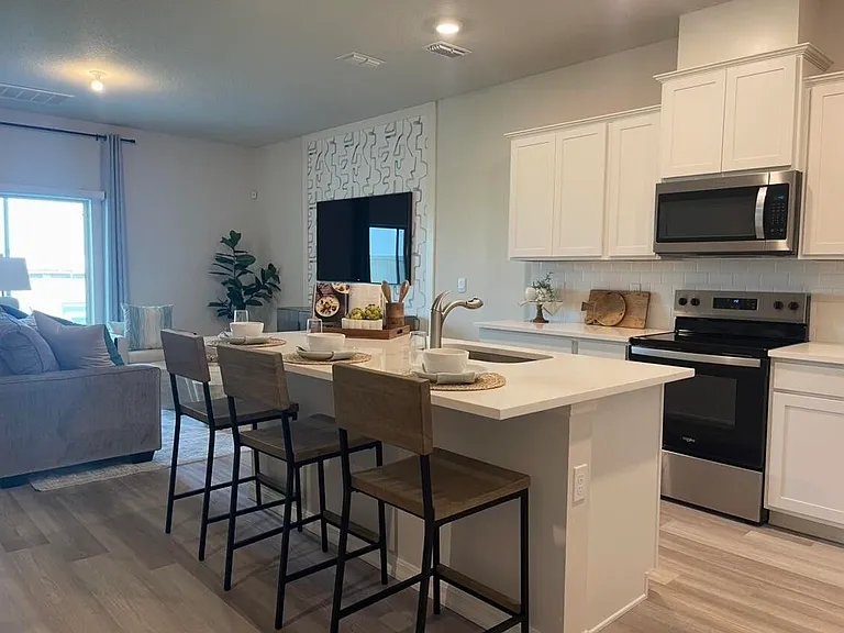 12838 SW Forli Way — Photo 3
