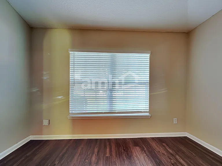 9426 Staplehurst Dr S — Photo 9