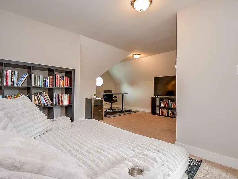 4604 Chartres St — Photo 16