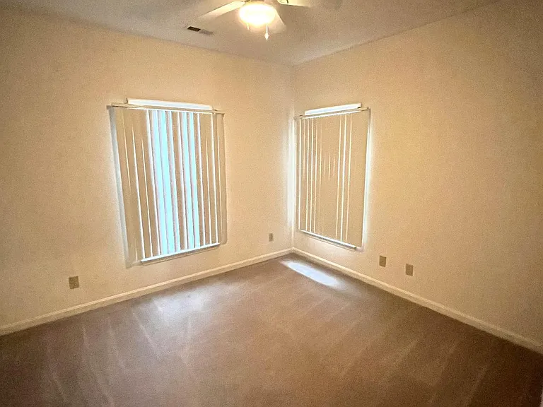 11002 Jaguar Ct — Photo 9