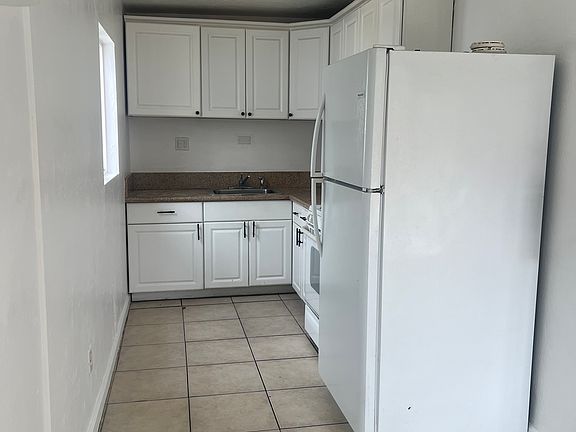 3rd image of 2305-7 Grand Ave #5
