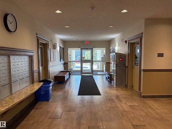 3rd image of 2 Augustine Cres Unit 1105