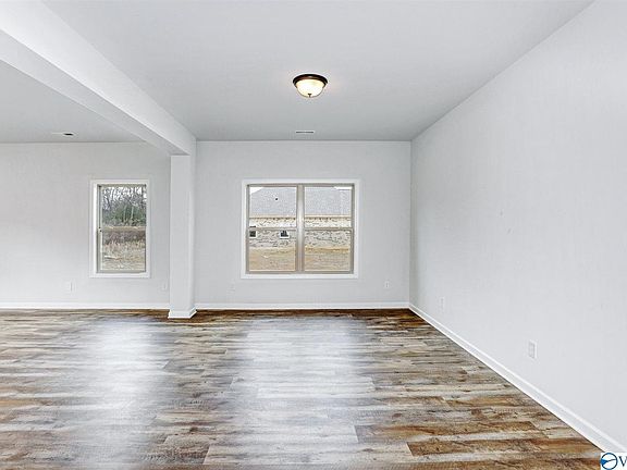 5th image of 16321 Trestle St