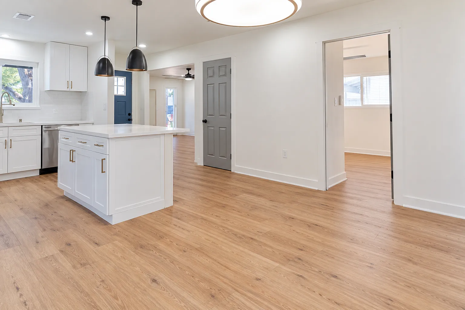 4 bed, 1521 sqft, $3,300 — Photo 4