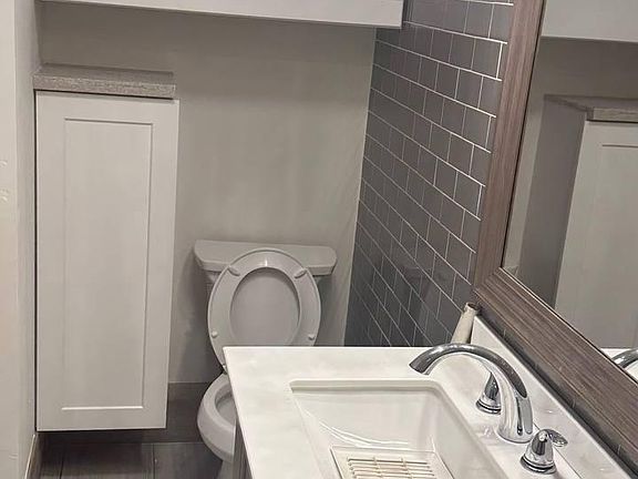 5th image of 2717 S Centre City Pkwy #1