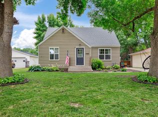 725 8th Ave NE, Waseca, MN 56093