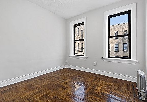 4th image of 432 Suydam St APT D15