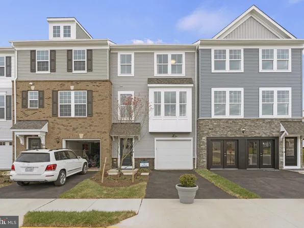 8826 Campden Grove Rd, Manassas, VA 20110