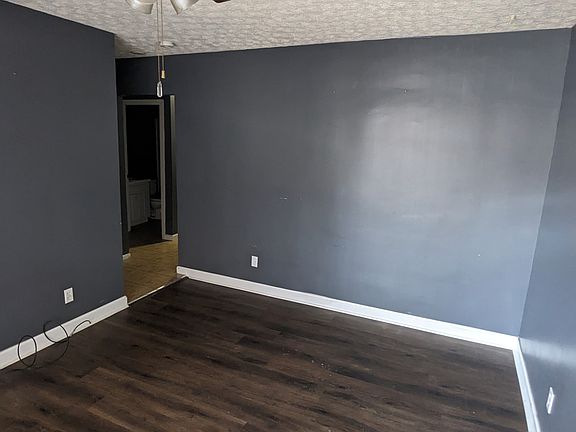 5th image of 1009-1011 Hollee Dr #1