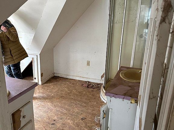 4th image of 33 Prospect Street