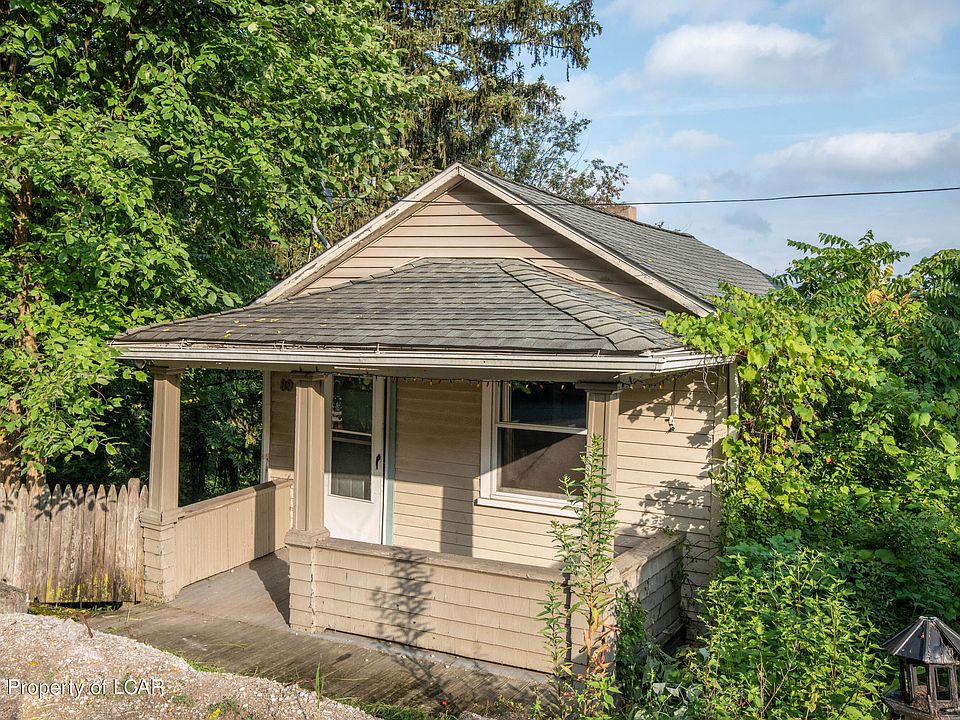 1st image of 89 Smith Row