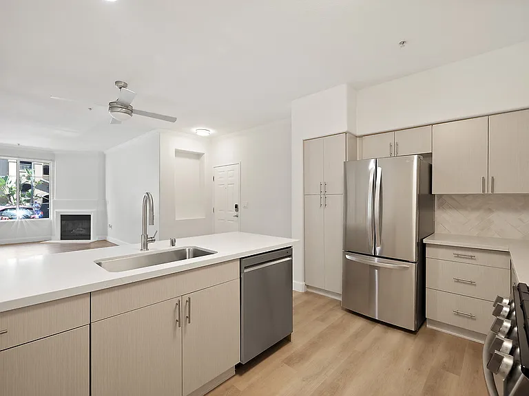 Allure at Scripps Ranch — Photo 20