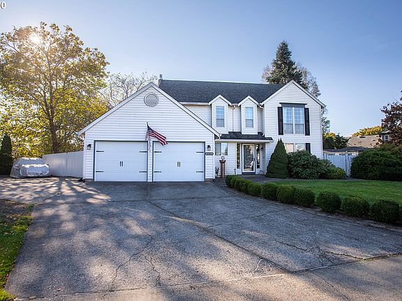 4th image of 2208 SE 158th Ct