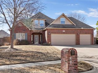 4421 W Elgin St, Broken Arrow, OK 74012