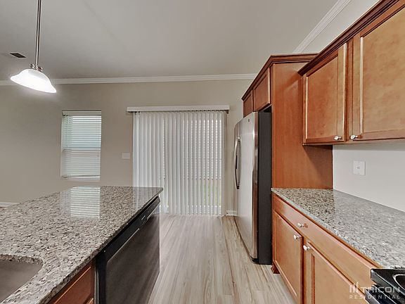 4th image of 1053 Joselynn Dr