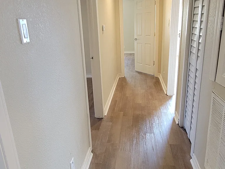 250 S Clover St — Photo 17