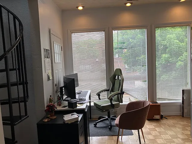 Flexible space perfect for home office or study