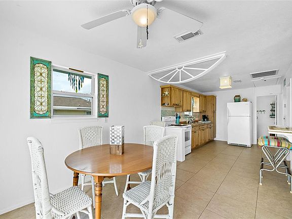 5th image of 4203 Navarro Dr