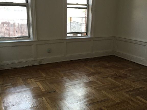 3rd image of 3052 34th St APT 2D