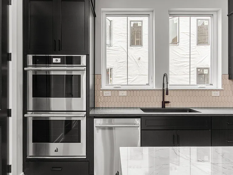 1247 Perry St — Photo 14