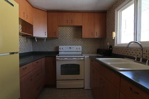 4th image of 755 Winston Ave
