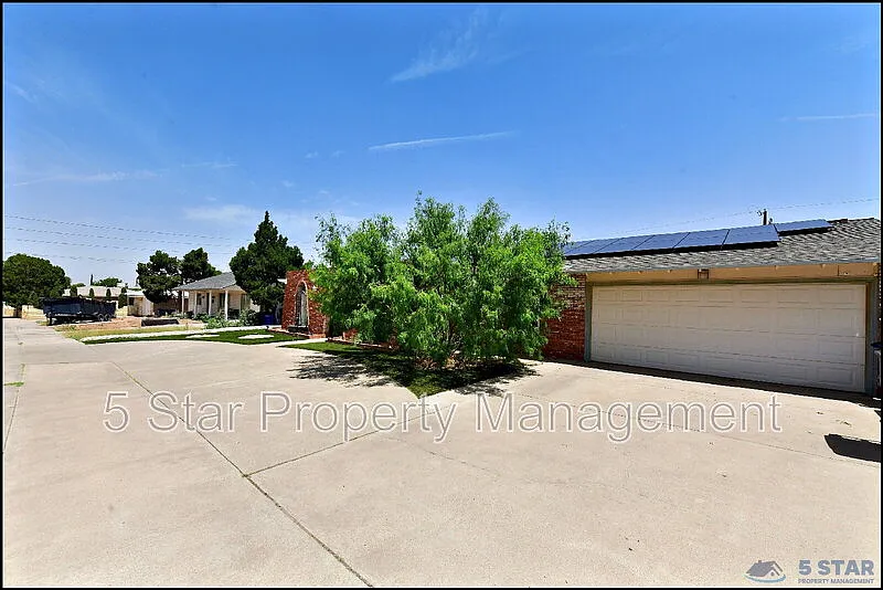 4 bed, 2.0 bath, 2295 sqft, $2,550 — Photo 4