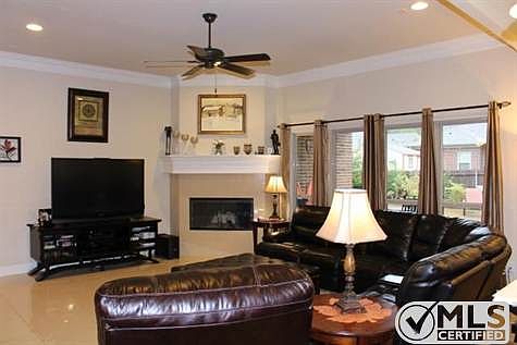 5th image of 549 Sterling Dr