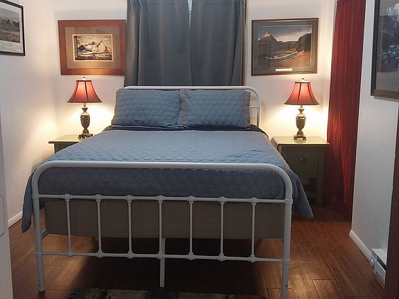 Queen-sized Sealy Posturpedic mattress and box spring