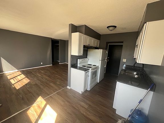 5th image of 121 Hoyt Ave W #11196172