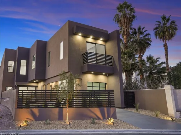 2824 Queens Courtyard Dr, Las Vegas, NV 89109