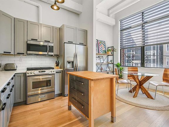 4th image of 300 Communipaw Ave APT 118