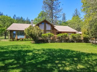 1662 Foots Creek R Fork Rd, Gold Hill, OR 97525